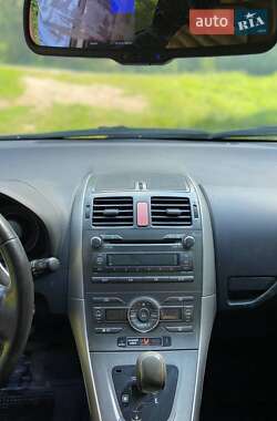 Хэтчбек Toyota Auris 2007 в 