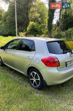 Хэтчбек Toyota Auris 2007 в 