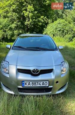 Хэтчбек Toyota Auris 2007 в 