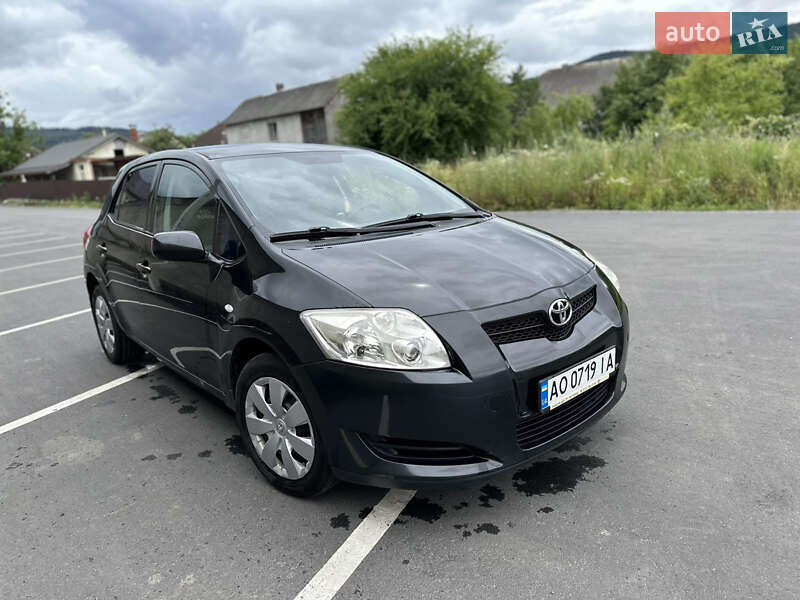 Хетчбек Toyota Auris 2008 в Ужгороді