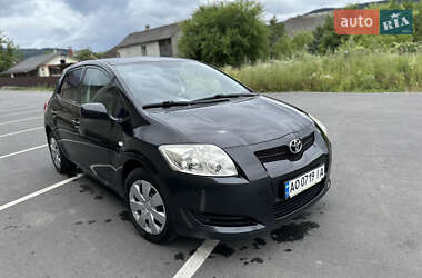 Хетчбек Toyota Auris 2008 в 