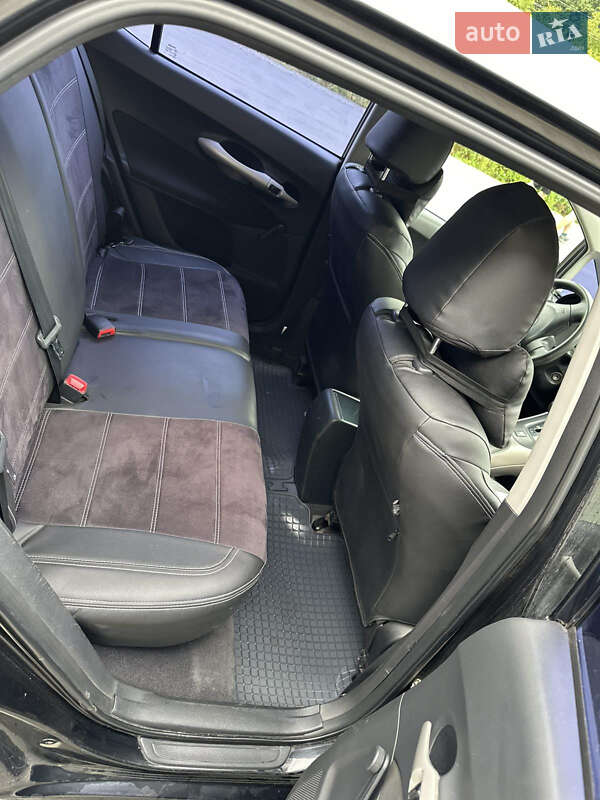 Хетчбек Toyota Auris 2008 в Ужгороді