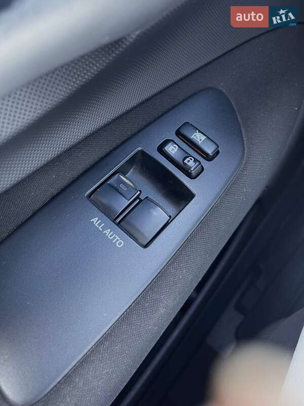 Хетчбек Toyota Auris 2011 в Харкові фото 16 Хетчбек Toyota Auris 2011 в Харкові