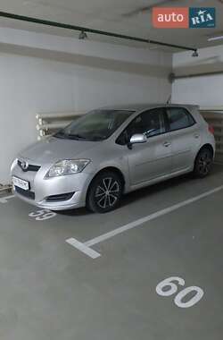 Хэтчбек Toyota Auris 2008 в Киеве