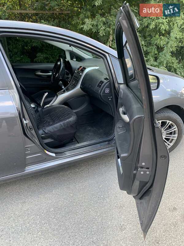Хэтчбек Toyota Auris 2008 в Василькове