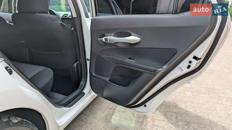 Хэтчбек Toyota Auris 2011 в Ровно