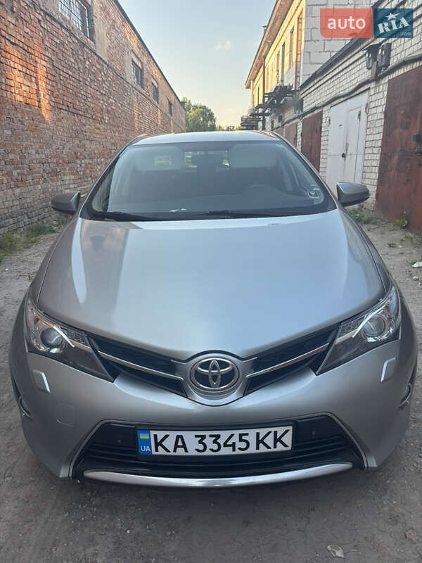 Toyota Auris 2012