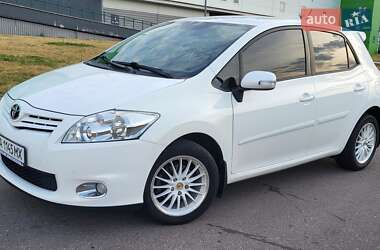 Хэтчбек Toyota Auris 2011 в Киеве