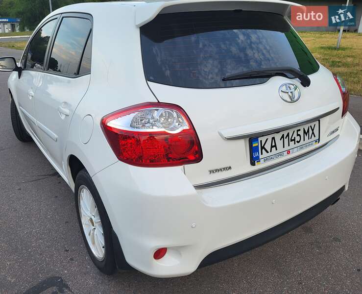 Хэтчбек Toyota Auris 2011 в Киеве