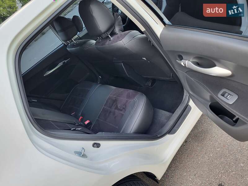 Хэтчбек Toyota Auris 2011 в Киеве