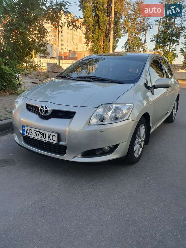 Хэтчбек Toyota Auris 2007 в 