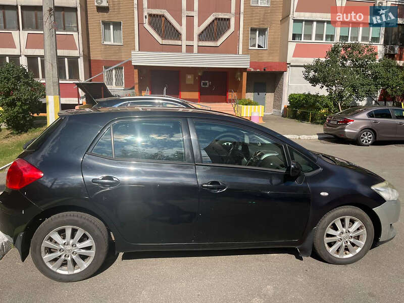 Хэтчбек Toyota Auris 2007 в Киеве