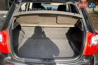 Хэтчбек Toyota Auris 2011 в 