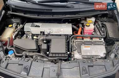 Хэтчбек Toyota Auris 2011 в 