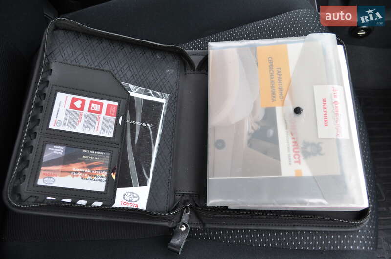 Хэтчбек Toyota Auris 2011 в Киеве
