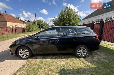 Универсал Toyota Auris 2015 в Ахтырке