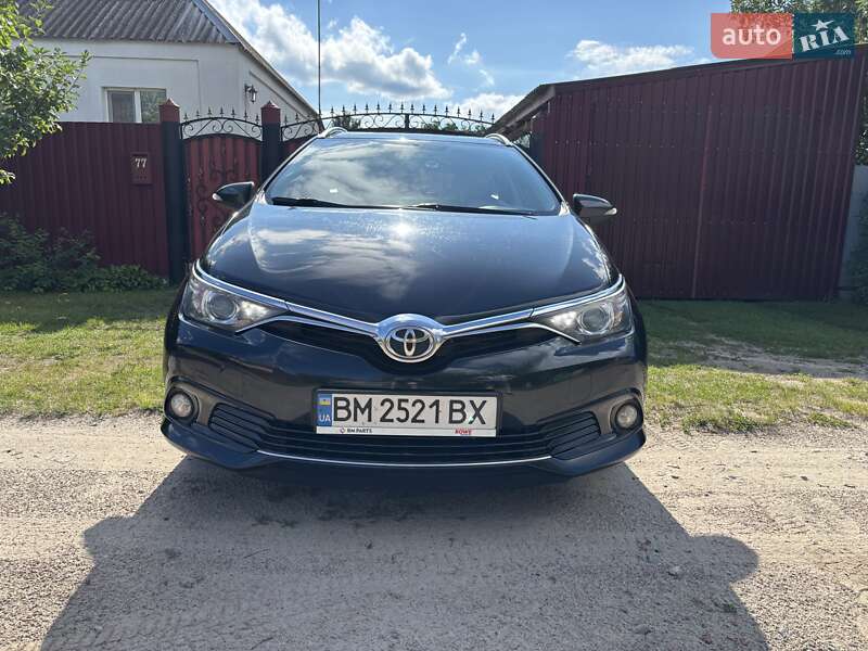 Toyota Auris 2015