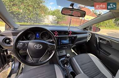 Универсал Toyota Auris 2015 в Ахтырке