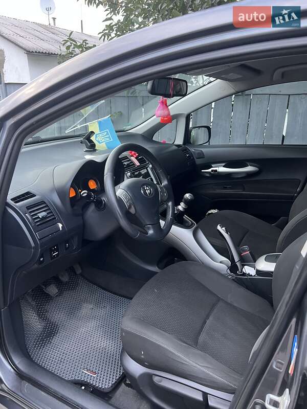 Хетчбек Toyota Auris 2007 в Коростишеві
