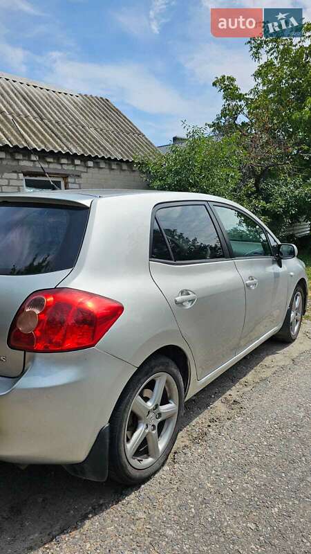 Хетчбек Toyota Auris 2008 в Дніпрі