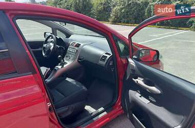 Хэтчбек Toyota Auris 2008 в 