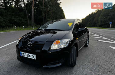 Хетчбек Toyota Auris 2007 в Красному
