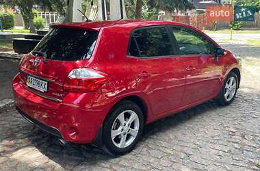 Хетчбек Toyota Auris 2011 в Тульчині