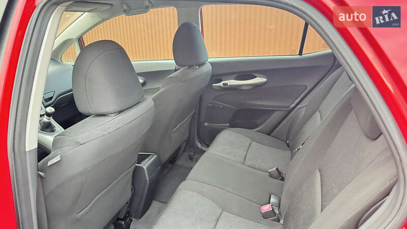 Хэтчбек Toyota Auris 2009 в Новоселице