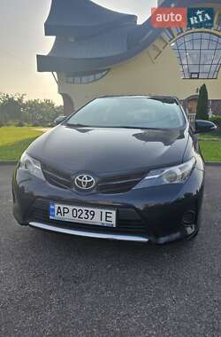 Хэтчбек Toyota Auris 2013 в Ходорове