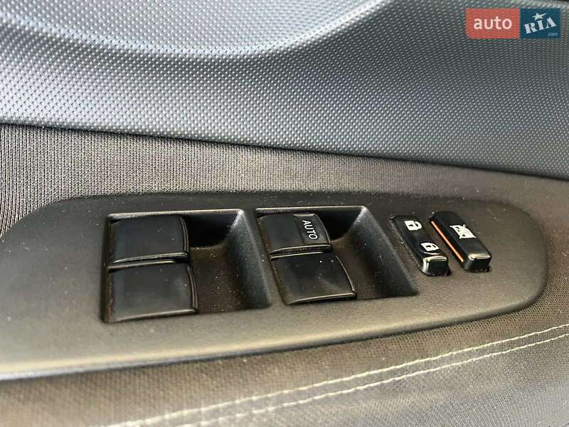 Хэтчбек Toyota Auris 2007 в Николаеве