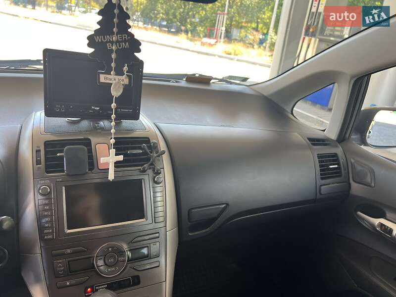 Хэтчбек Toyota Auris 2007 в Николаеве