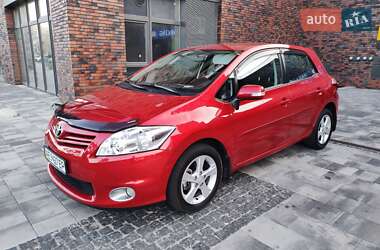 Хэтчбек Toyota Auris 2011 в Днепре