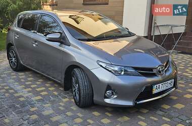 Хэтчбек Toyota Auris 2013 в Киеве