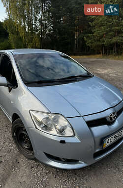 Хэтчбек Toyota Auris 2007 в 