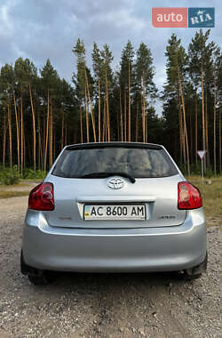 Хэтчбек Toyota Auris 2007 в 