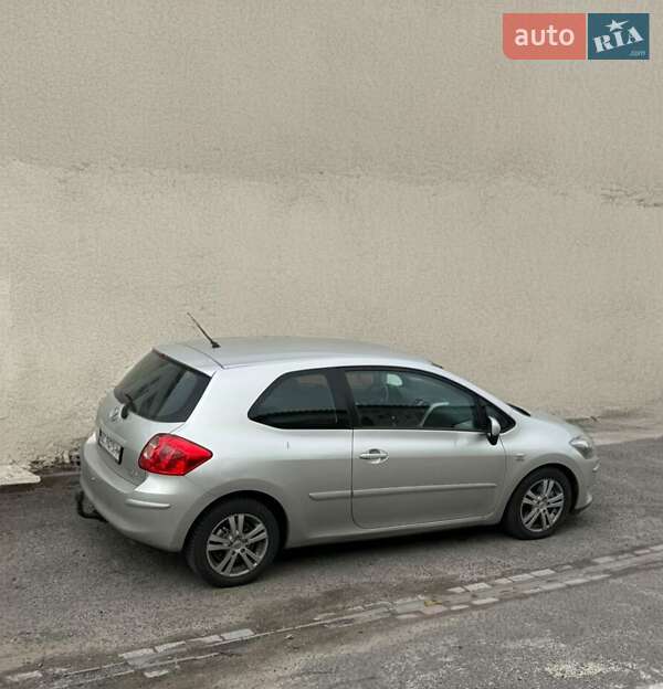 Хетчбек Toyota Auris 2007 в Луцьку