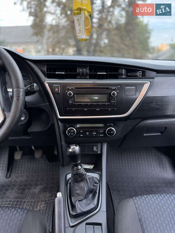 Хэтчбек Toyota Auris 2013 в Хмельницком фото 21 Хэтчбек Toyota Auris 2013 в Хмельницком