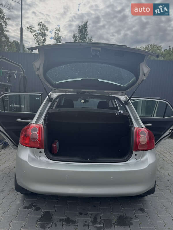 Хэтчбек Toyota Auris 2008 в Дрогобыче фото 8 Хэтчбек Toyota Auris 2008 в Дрогобыче