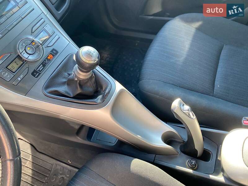 Хэтчбек Toyota Auris 2008 в Львове