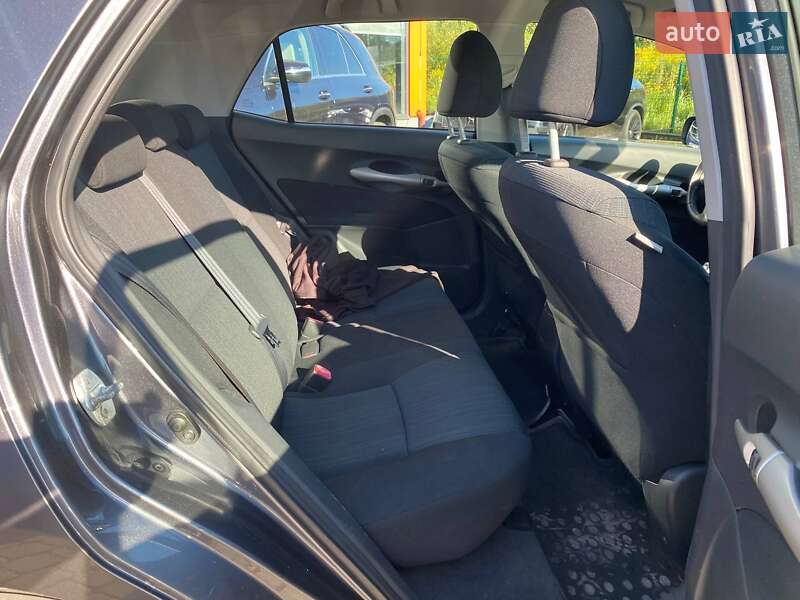 Хэтчбек Toyota Auris 2008 в Львове