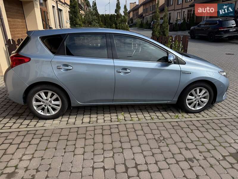 Хэтчбек Toyota Auris 2013 в Хмельницком