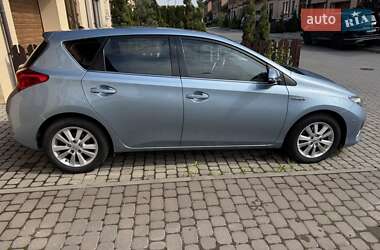 Хэтчбек Toyota Auris 2013 в 