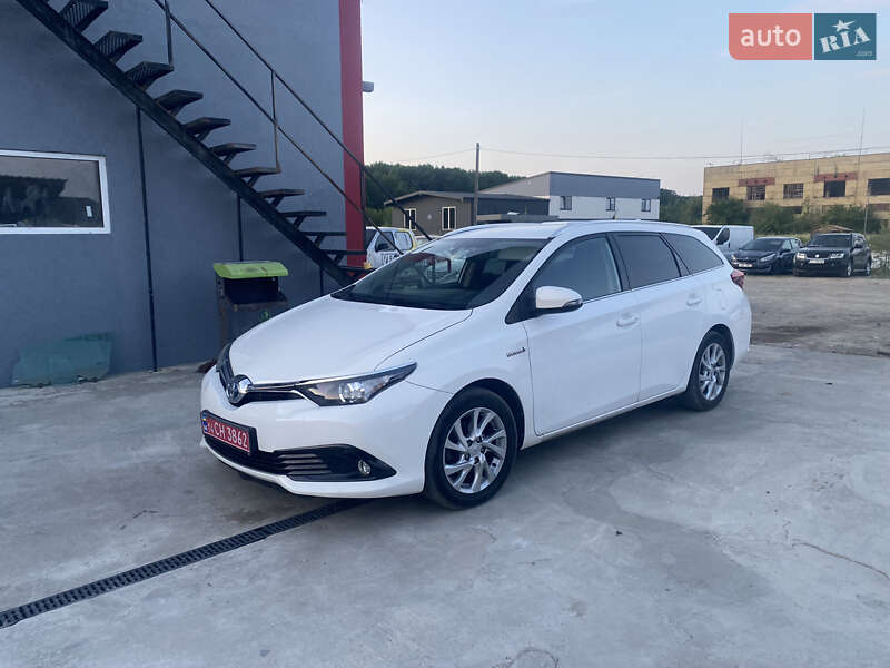 Универсал Toyota Auris 2016 в Калуше