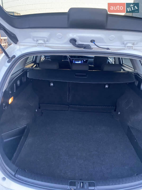 Универсал Toyota Auris 2016 в Калуше