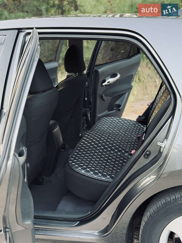 Хетчбек Toyota Auris 2012 в Черкасах