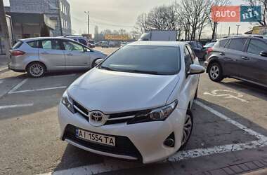 Хэтчбек Toyota Auris 2013 в Чернигове
