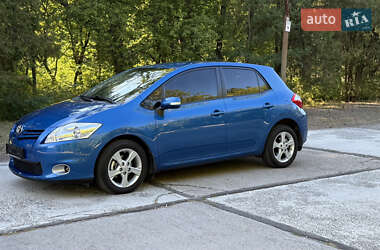 Хэтчбек Toyota Auris 2012 в Пятихатках