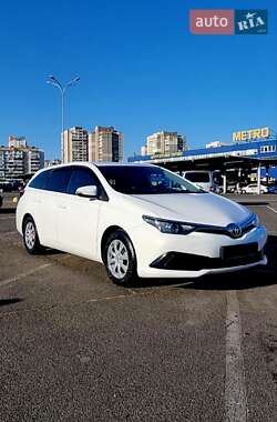 Універсал Toyota Auris 2015 в Києві