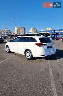 Универсал Toyota Auris 2015 в Киеве