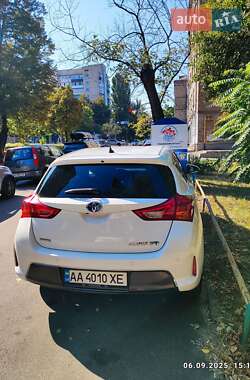 Хетчбек Toyota Auris 2015 в Києві